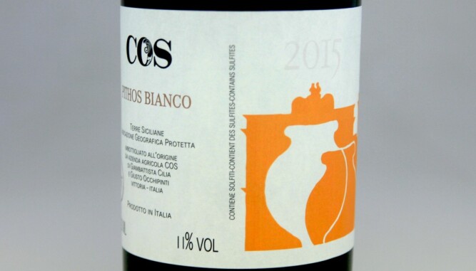 TIL FÅRIKÅL: COS Pithos Bianco 2015. Foto: Arnie Stalheim TIL FÅRIKÅL: COS Pithos Bianco 2015. Foto: Arnie Stalheim