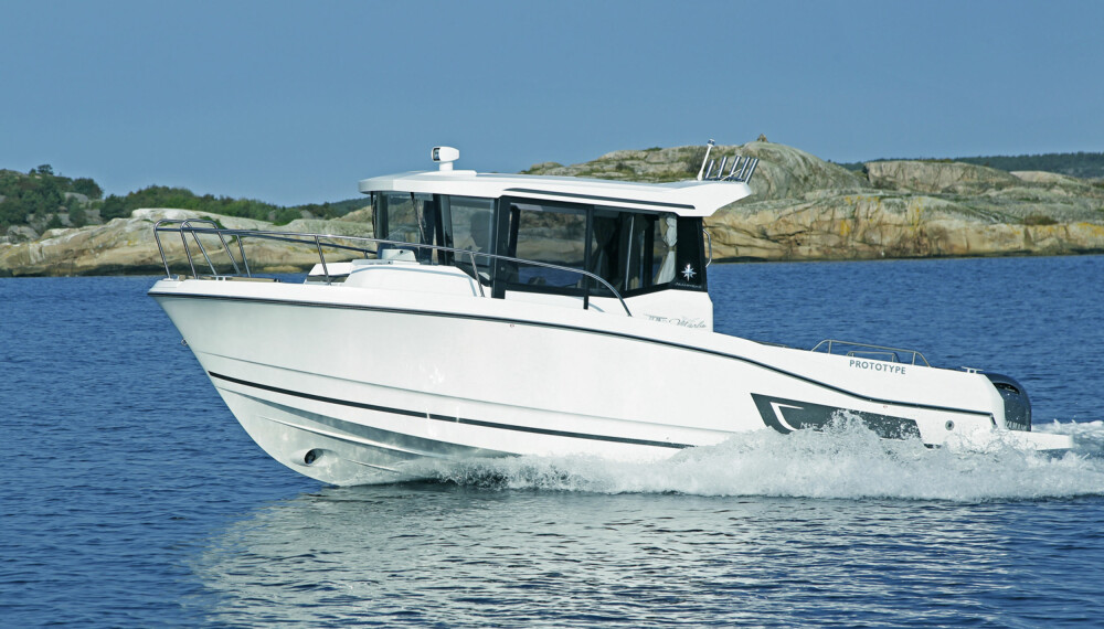 ROLIG CRUISER: Dette er ingen fartsbåt og trives best rundt 20–25 knop. (FOTO: Petter Handeland) ROLIG CRUISER: Dette er ingen fartsbåt og trives best rundt 20–25 knop. (FOTO: Petter Handeland)