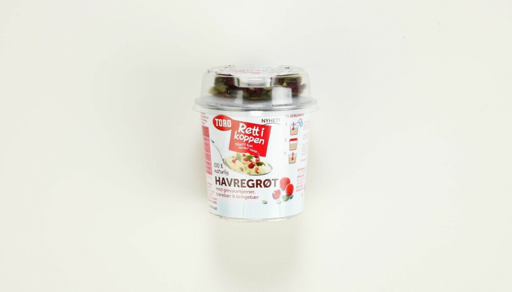 Toro Rett i koppen havregrøt med gresskarkjerner, tranebær og bringebær
Produsent: Orkla Foods Norge
Pris: Kr 22
Mengde tørrvare: 76 g
Næringsinnhold pr. porsjon:
Energi: 282 kcal
Fett/hvorav mettet: 8,4/1,5 g
Karbohydrater: 38 g
Hvorav sukkerarter: 11 g
Protein: 11 g
Kostfiber: 5,4 g
Salt: 3,8 g
Tilsatt sukker: Ja
Andel havre: 62 %
Den mest energirike grøtvarianten er tilsatt både melkepulver, frø og olje. Høyt sukkerinnhold og mye protein stammer fra disse tilsetningene. Tranebærene er tilsatt sukker. Middels med fiber, men veldig mye salt.
Terningkast: 3 *** Local Caption *** Toro Rett i koppen havregrøt med gresskarkjerner, tranebær & bringebær
Produsent: Orkla Foods Norge
Pris: Kr 22
Mengde tørrvare: 76 g
Næringsinnhold pr. porsjon:
Energi: 282 kcal
Fett/hvorav mettet: 8,4/1,5 g
Karbohydrater: 38 g
Hvorav sukkerarter: 11 g
Protein: 11 g
Kostfiber: 5,4 g
Salt: 3,8 g
Tilsatt sukker: Ja
Andel havre: 62 %
Den mest energirike grøtvarianten er tilsatt både melkepulver, frø og olje. Høyt sukkerinnhold og mye protein stammer fra disse tilsetningene. Tranebærene er tilsatt sukker. Middels med fiber, men veldig mye salt.
Terningkast: 3
---------------------------
Oslo/studio 20170306;
Shape-Up
Hjemmet
Klikk.no
Tester
Havre
Havreblandinger
Oslo/studio 06032017;
Shape-Up
Hjemmet
Klikk.no
Tester
Havre
Havreblandinger Toro Rett i koppen havregrøt med gresskarkjerner, tranebær og bringebær
Produsent: Orkla Foods Norge
Pris: Kr 22
Mengde tørrvare: 76 g
Næringsinnhold pr. porsjon:
Energi: 282 kcal
Fett/hvorav mettet: 8,4/1,5 g
Karbohydrater: 38 g
Hvorav sukkerarter: 11 g
Protein: 11 g
Kostfiber: 5,4 g
Salt: 3,8 g
Tilsatt sukker: Ja
Andel havre: 62 %
Den mest energirike grøtvarianten er tilsatt både melkepulver, frø og olje. Høyt sukkerinnhold og mye protein stammer fra disse tilsetningene. Tranebærene er tilsatt sukker. Middels med fiber, men veldig mye salt.
Terningkast: 3 *** Local Caption *** Toro Rett i koppen havregrøt med gresskarkjerner, tranebær & bringebær
Produsent: Orkla Foods Norge
Pris: Kr 22
Mengde tørrvare: 76 g
Næringsinnhold pr. porsjon:
Energi: 282 kcal
Fett/hvorav mettet: 8,4/1,5 g
Karbohydrater: 38 g
Hvorav sukkerarter: 11 g
Protein: 11 g
Kostfiber: 5,4 g
Salt: 3,8 g
Tilsatt sukker: Ja
Andel havre: 62 %
Den mest energirike grøtvarianten er tilsatt både melkepulver, frø og olje. Høyt sukkerinnhold og mye protein stammer fra disse tilsetningene. Tranebærene er tilsatt sukker. Middels med fiber, men veldig mye salt.
Terningkast: 3
---------------------------
Oslo/studio 20170306;
Shape-Up
Hjemmet
Klikk.no
Tester
Havre
Havreblandinger
Oslo/studio 06032017;
Shape-Up
Hjemmet
Klikk.no
Tester
Havre
Havreblandinger