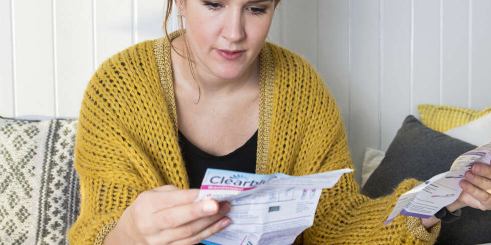 FØDSELSLEGE: - Generelt synes jeg stavene oppleves som mest hygienisk og estetisk penere enn strimlene, sier Marie Lilland Eide (33), som jobber som fødselslege og bidrar i testpanelet i vår test av graviditetstester. FOTO: Anne Elisabeth Næss FØDSELSLEGE: - Generelt synes jeg stavene oppleves som mest hygienisk og estetisk penere enn strimlene, sier Marie Lilland Eide (33), som jobber som fødselslege og bidrar i testpanelet i vår test av graviditetstester. FOTO: Anne Elisabeth Næss
