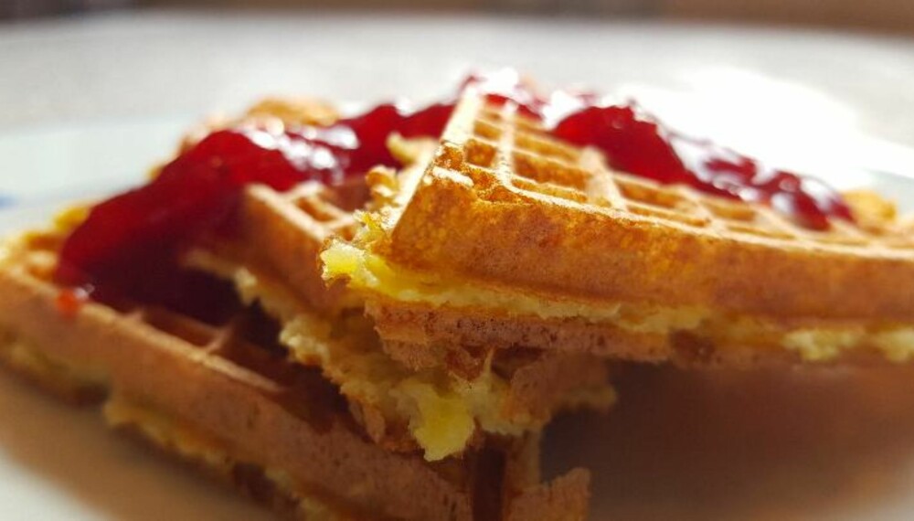 HERLIG: Glutenfrie vafler med syltetøy. Foto: Kathrine Kragøe Skjelvan/Glutenogmelkefri.com HERLIG: Glutenfrie vafler med syltetøy. Foto: Kathrine Kragøe Skjelvan/Glutenogmelkefri.com