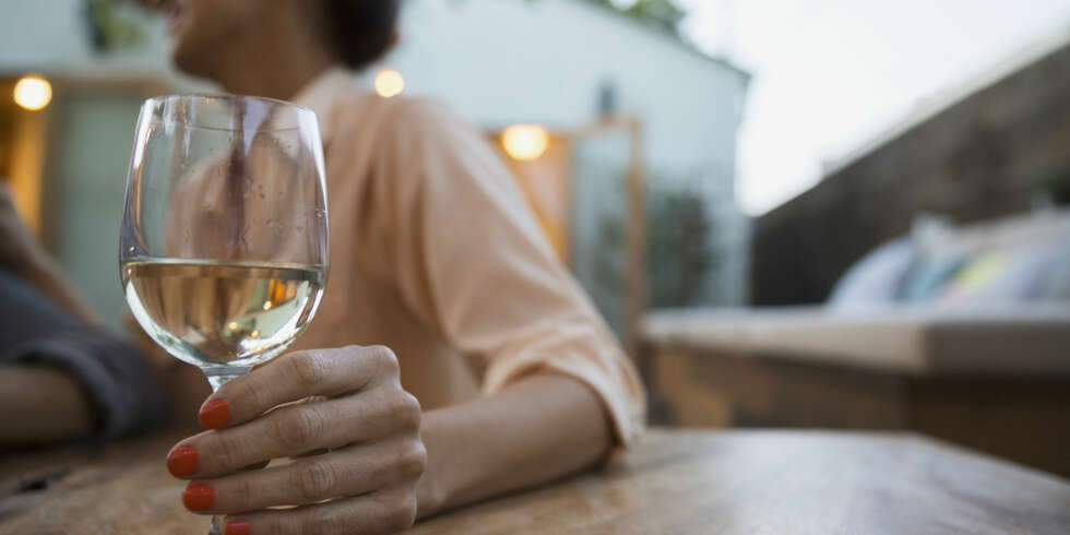 ALKOHOL TIDLIG I SVANGERSKAPET: Mange gravide har drukket alkohol tidlig i svangerskapet, før de visste om graviditeten. Slik kan det påvirke babyen å drikke alkohol som gravid. FOTO: Getty Images. ALKOHOL TIDLIG I SVANGERSKAPET: Mange gravide har drukket alkohol tidlig i svangerskapet, før de visste om graviditeten. Slik kan det påvirke babyen å drikke alkohol som gravid. FOTO: Getty Images.