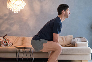 Øvelse 1: Stående med kettlebell Øvelse 1: Stående med kettlebell