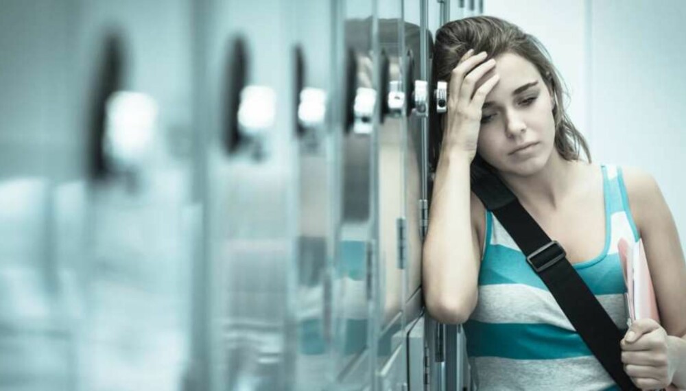 ANGST: Fysiologisk respons som settes i gang av ytre eller indre situasjoner som vi opplever som truende. Hvis angsten vedvarer over tid, og man opplever at den hemmer funksjon og livskvalitet, kan den bli en lidelse. Foto: Thinkstockphotos ANGST: Fysiologisk respons som settes i gang av ytre eller indre situasjoner som vi opplever som truende. Hvis angsten vedvarer over tid, og man opplever at den hemmer funksjon og livskvalitet, kan den bli en lidelse. Foto: Thinkstockphotos
