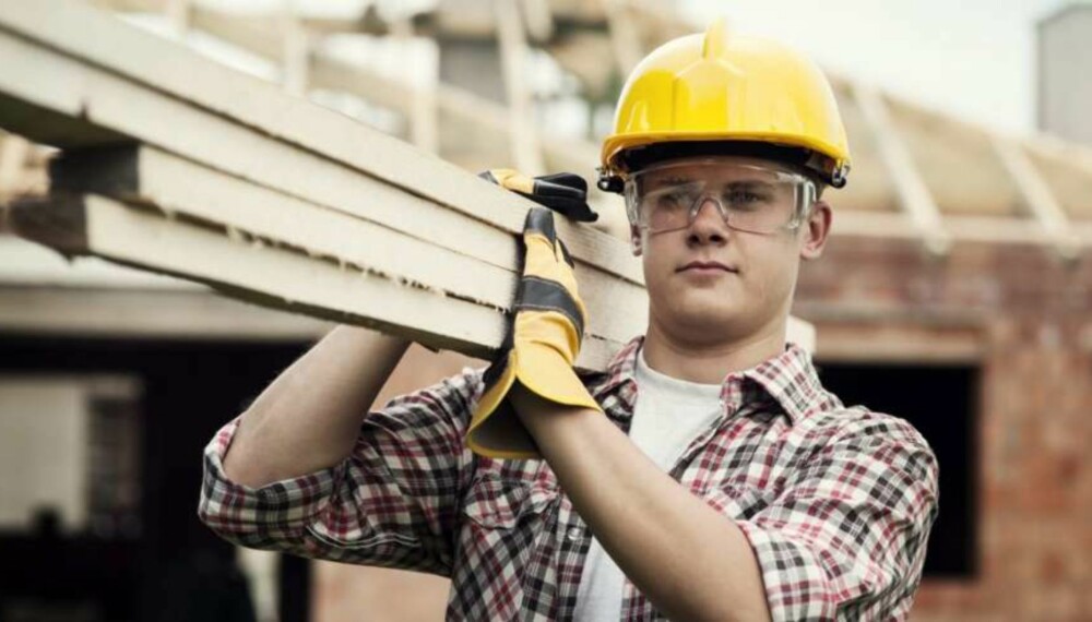 SVART ARBEID: I 2014 var snekker- og tømrerarbeid de arbeidet som i størst grad gjøres av svart arbeidskraft, ifølge en spørreundersøkelse. Foto: Thinkstockphotos SVART ARBEID: I 2014 var snekker- og tømrerarbeid de arbeidet som i størst grad gjøres av svart arbeidskraft, ifølge en spørreundersøkelse. Foto: Thinkstockphotos