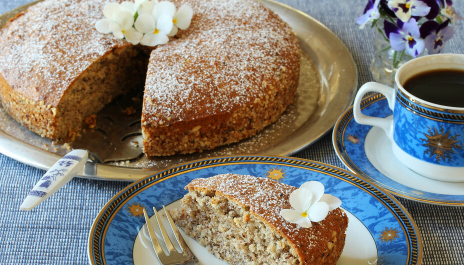 Bak en klassisk banankake fra Hjemmets matkort-kartotek. Bak en klassisk banankake fra Hjemmets matkort-kartotek.