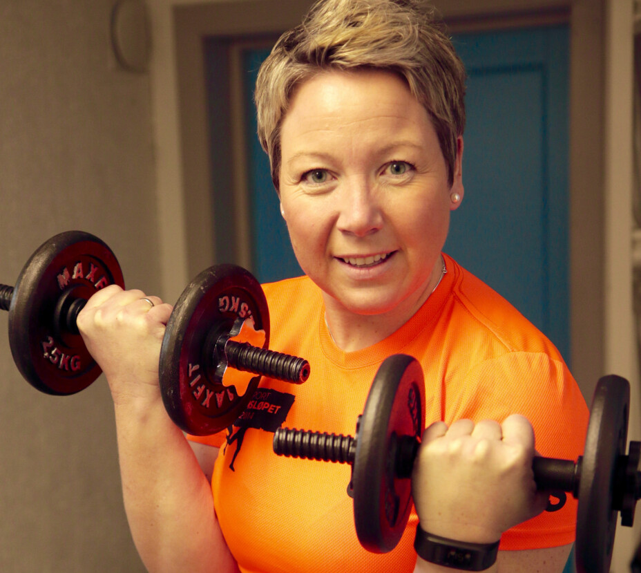 TRENING VIKTIG FOR LIVSKVALITETEN: Irene elsker å trene, og merker hvor viktig det er for en best mulig hverdag. Hun trener styrke hjemme, løper ute - samt driver den frivillige treningsgruppen "Sterk moro", et lavterskeltilbud til alle. TRENING VIKTIG FOR LIVSKVALITETEN: Irene elsker å trene, og merker hvor viktig det er for en best mulig hverdag. Hun trener styrke hjemme, løper ute - samt driver den frivillige treningsgruppen "Sterk moro", et lavterskeltilbud til alle.