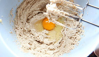 Ha i ett og ett egg. Ha i ett og ett egg.