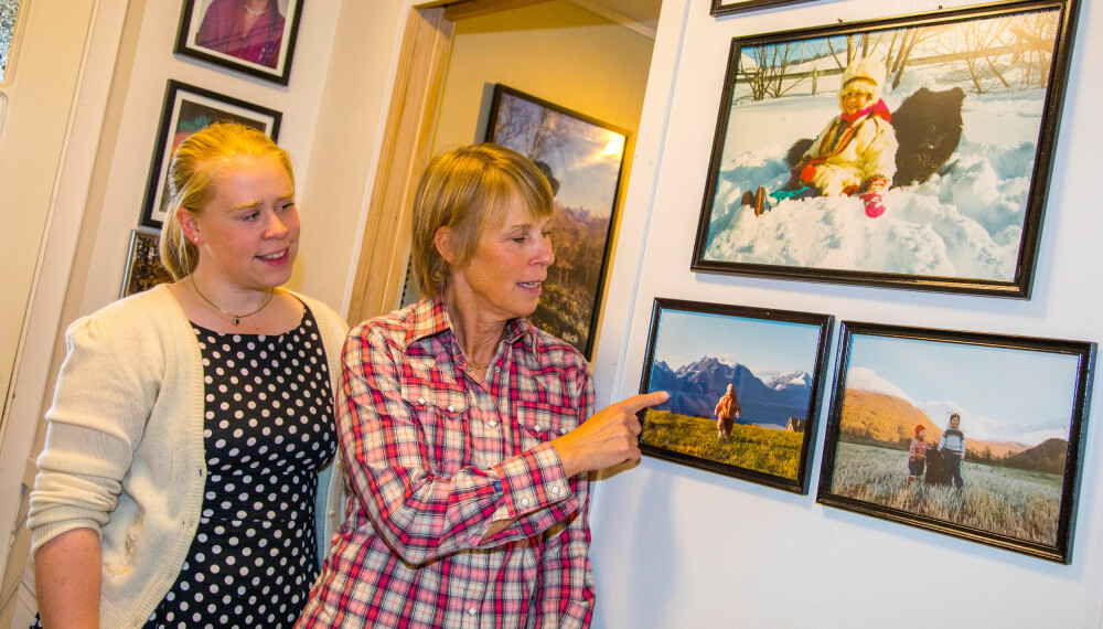 HJEMPLASSEN: På en vegg henger bilder av Ritas barn. Et av dem er av Eirin Renate på hjemplassen i Kåfjord med Lyngsalpene i bakgrunn HJEMPLASSEN: På en vegg henger bilder av Ritas barn. Et av dem er av Eirin Renate på hjemplassen i Kåfjord med Lyngsalpene i bakgrunn