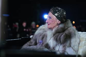 KJENT FIGUR: Rollefiguren Astrid Anker-Hansen feiret sin hundreårsdag i sin siste episode, men falt i koma og ble skrevet ut i serien. Det ble en storslagen avslutning for Sossen Krohgs lange fartstid i såpeserien.