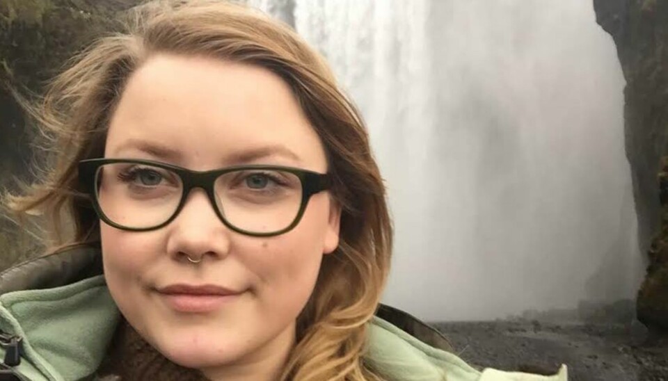 VOND BARNDOM: Jeg var 11 år da jeg leste Ringenes Herre. En fiktiv krig var bedre enn min virkelighet, sier Mona om oppveksten.