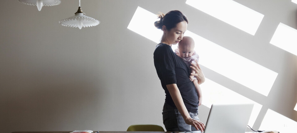 - Mange sitter med en forestilling om at kvinner «i gamle dager» var mye mer sammen med barna sine