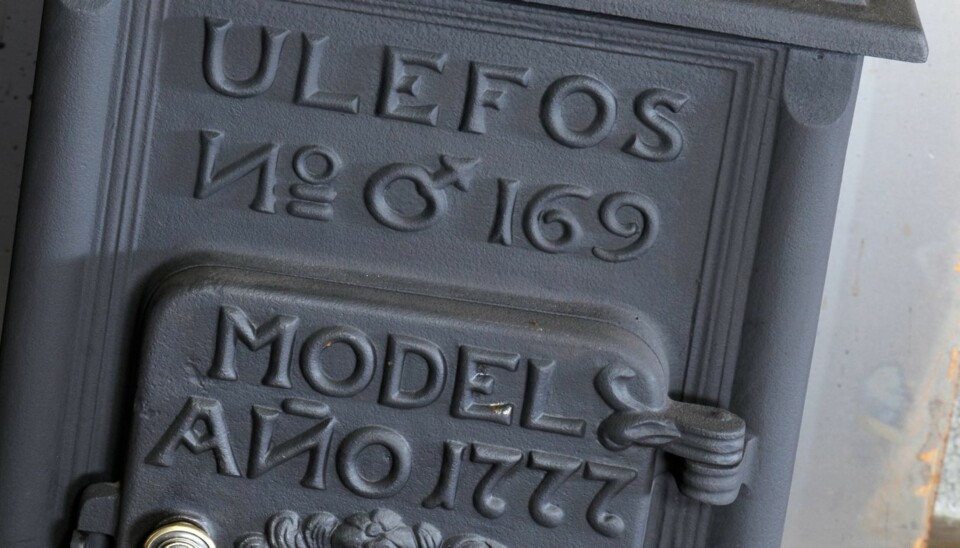 MILJØVENNLIG KULTURARV: Gamle jernovner fra norske støperier viser seg å matche de nye ovnene, så lenge du fyrer riktig.