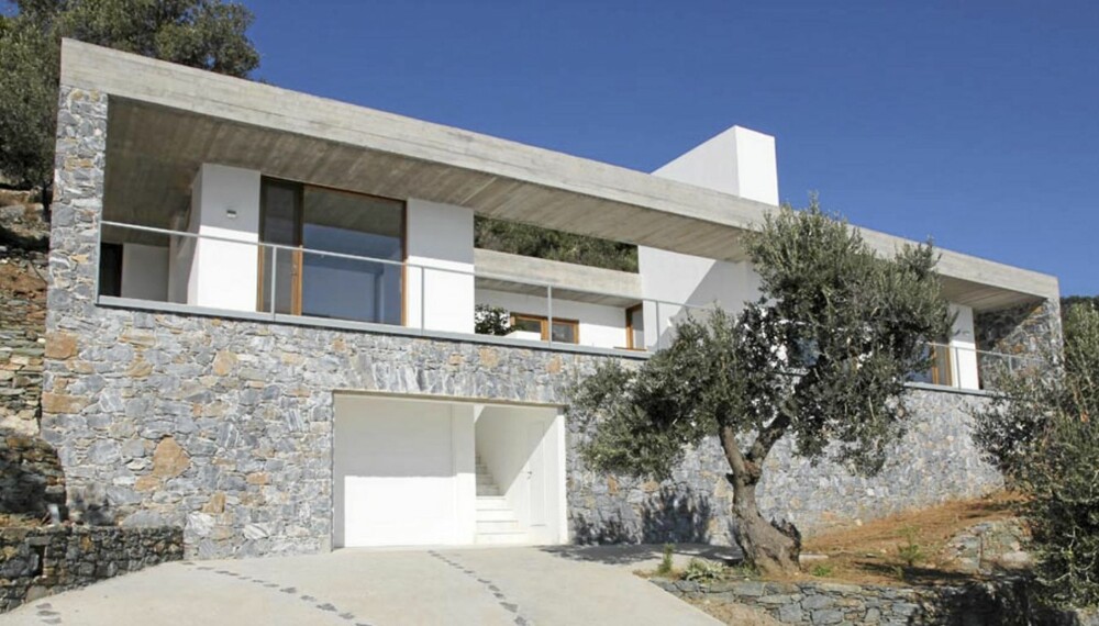 MASSIV SJARM: Det boksaktige feriehuset på Lesbos er signert eierne, arkitektparet  Lars Frank Nielsen og Helle Starch.