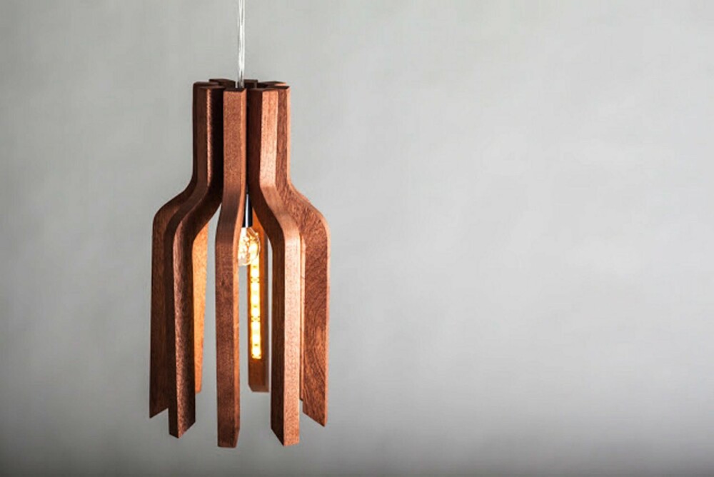 EIK: Karina Engen Høglid, Orb Design Studio, har designet prototypen A-Line. Den er laget i eik, og ble vist frem under 100 % design i London i september. EIK: Karina Engen Høglid, Orb Design Studio, har designet prototypen A-Line. Den er laget i eik, og ble vist frem under 100 % design i London i september.