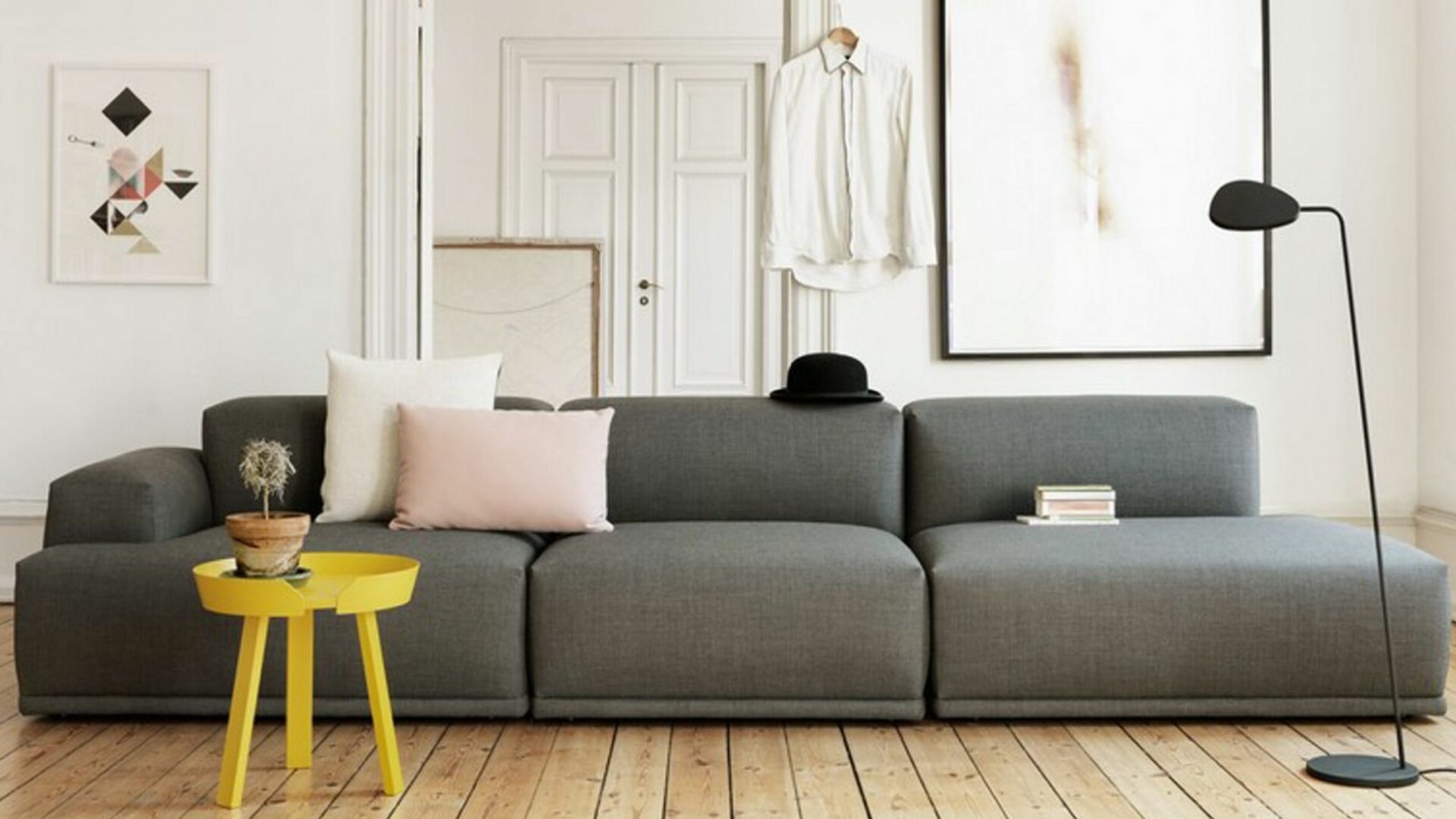 Мебель ала. Диван в скандинавском стиле. Диван Muuto 3 секции ткань. Желтый диван. Самые красивые современные интерьеры.