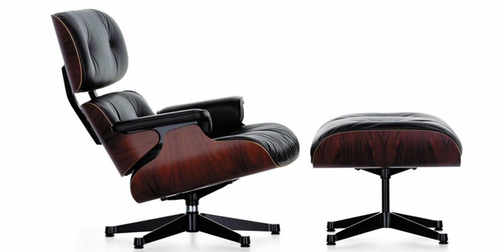 LUKSURIØS KOMFORT: Mange såkalte designerstoler falmer når man setter seg i dem. Eames Lounge Chair er ikke en av dem, og kanskje er det litt av forklaringen på at den er blant de mest hyllede representantene for femtitallsmodernismen. Model No. 670 ""Eames Lounge Chair"", Produseres av Herman Miller og Vitra, Design: Charles & Ray Eames (1956).