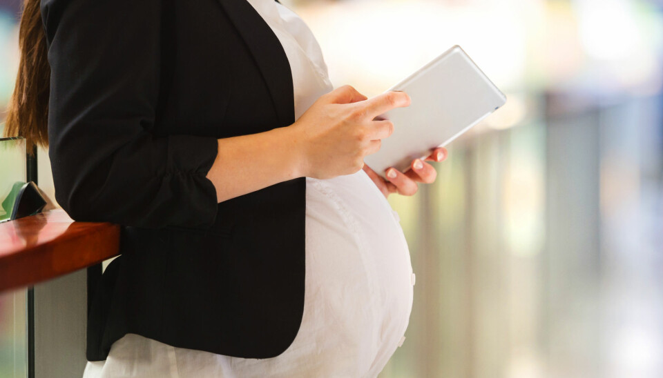 Halvparten av alle gravide har sykefravær