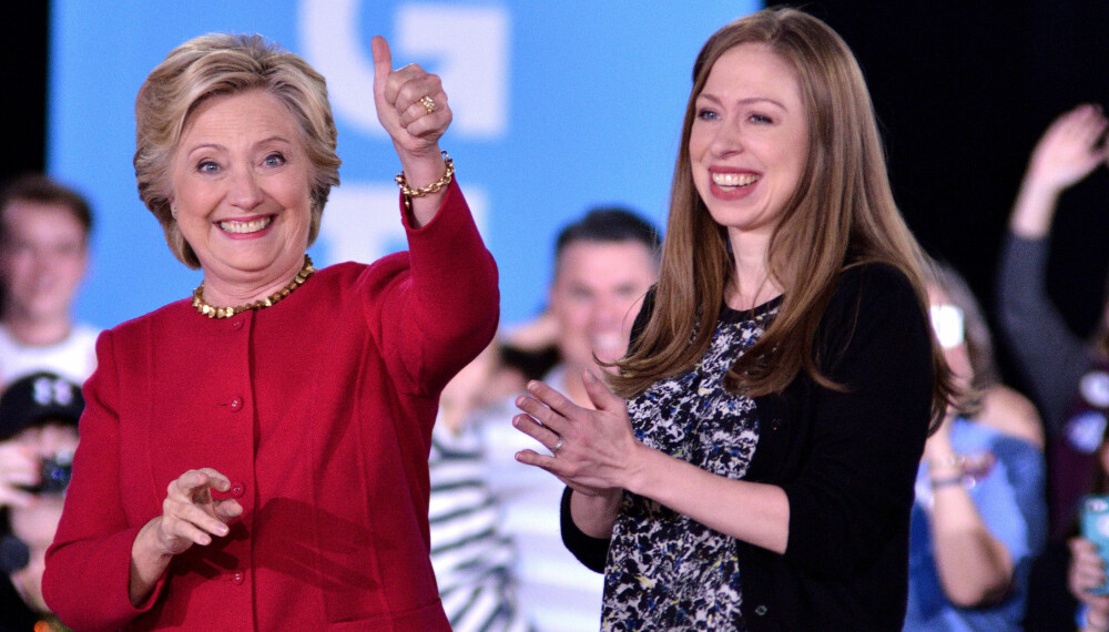 FEMINIST: Helt fra hun nektet å slutte i jobben da Bill ble senator, har Hillary Clinton vært en forkjemper for kvinners rett til å styre sine egne liv. FEMINIST: Helt fra hun nektet å slutte i jobben da Bill ble senator, har Hillary Clinton vært en forkjemper for kvinners rett til å styre sine egne liv.