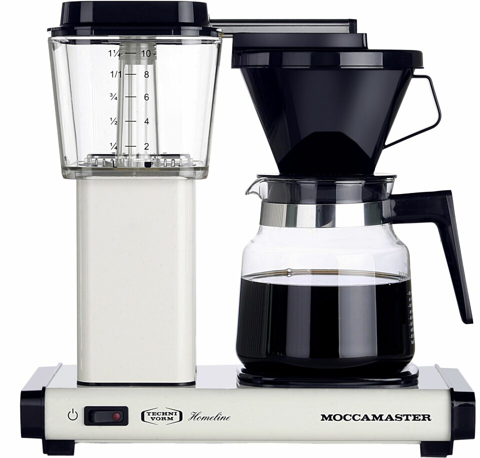 KAFFETRAKTER: Om du synes at kaffen din ikke smaker slik den en gang pleide, kan det bety at det er på tide å rengjøre kaffetrakteren. FOTO: Produsenten