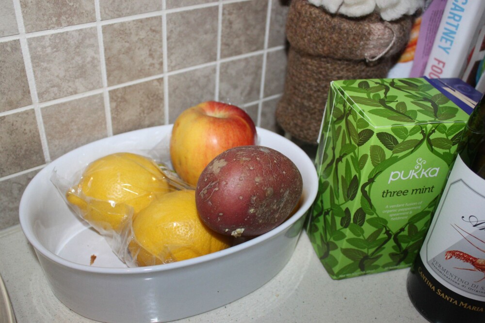 EPLER+POTET=SANT: Oppbevarer du poteten sammen med epler, unngår du at den begynner å spire. FOTO: Trine Jensen