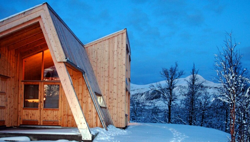 VILLMARKSHYTTE: Å bygge hytta i massivtre er et miljøvennlig alternativ. Denne hytta til Esten Aas-Eng ble ferdig på to dager.