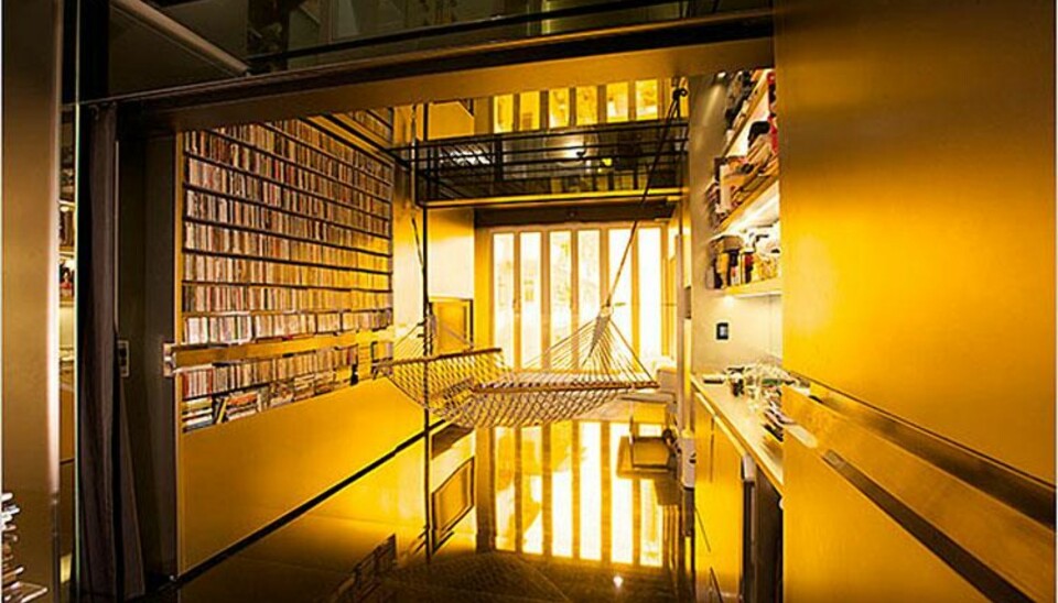 LAGER 24 ROM AV 32 KVADRATMETER: Sjekk den helt unike leiligheten arkitekt Gary Chang har skapt seg i Hong Kong. FOTO: Marcel Lam/Homedsgn.com