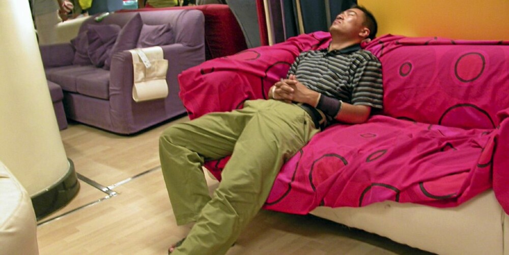 SLAPPER AV: Det er helt vanlig at kineserne legger seg ned og tar en blund på utstillingsmøblene på Ikea Beijing. Foto: <a href="http://www.flickr.com/photos/oldtasty/386417/">oldtasty</a> på Flicker.com. Noen <a href="http://creativecommons.org/licenses/by/2.0/deed.en_GB">rettigheter</a> reservert. SLAPPER AV: Det er helt vanlig at kineserne legger seg ned og tar en blund på utstillingsmøblene på Ikea Beijing. Foto: <a href="http://www.flickr.com/photos/oldtasty/386417/">oldtasty</a> på Flicker.com. Noen <a href="http://creativecommons.org/licenses/by/2.0/deed.en_GB">rettigheter</a> reservert.