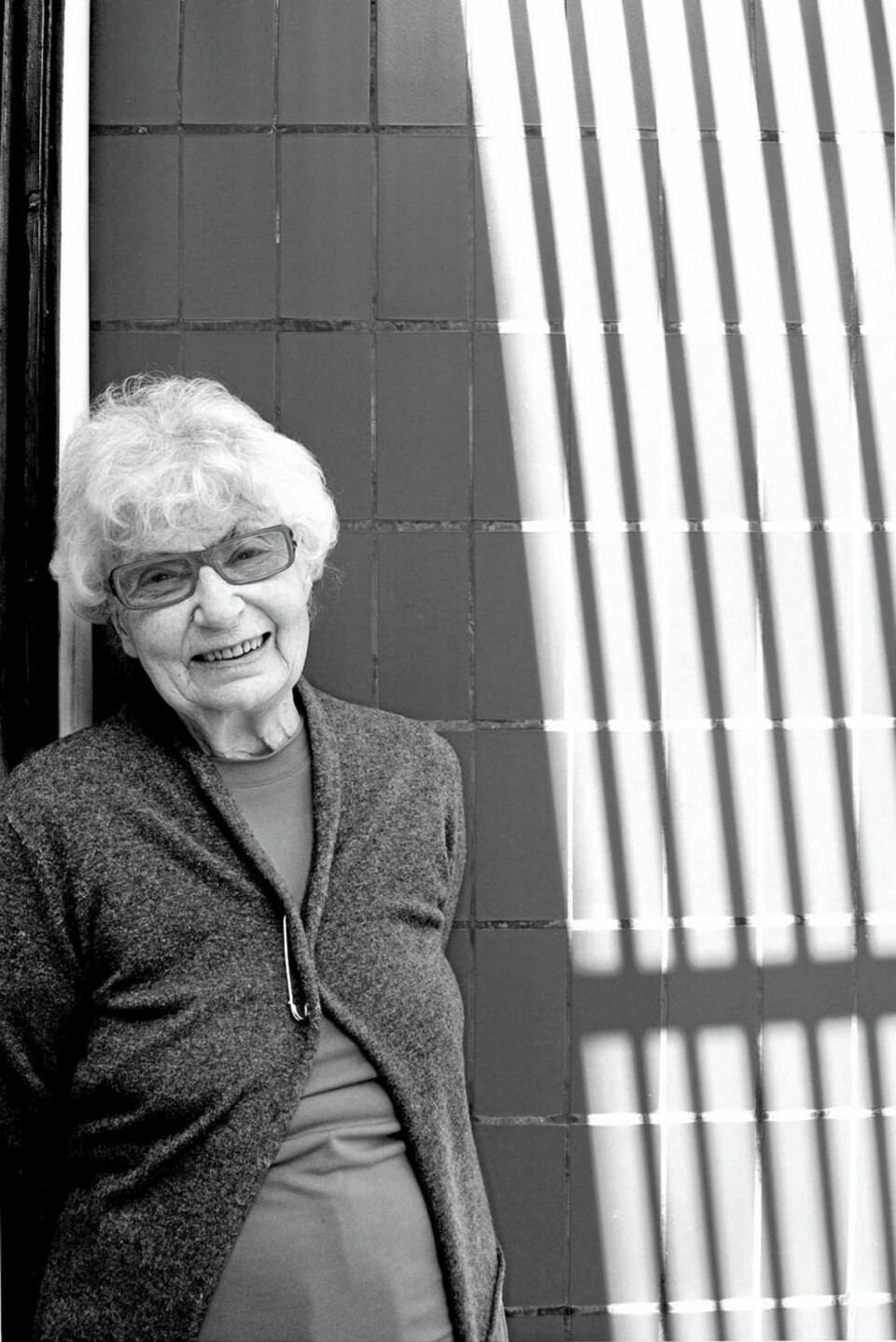 Grete Prytz Kittelsen (1917-)
Ofte kalt «dronningen av Scandinavian design» tilhører femte generasjon i gullsmedfirmaet Tostrup og lagde både emaljearbeider og smykker. Hun fikk Lunningprisen og gullmedaljer ved Milano Triennalen.