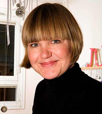 ELSKER KNALLFARGER: Interiørstylist i firmaet Drømmefabrikken, Christine Hærra. ELSKER KNALLFARGER: Interiørstylist i firmaet Drømmefabrikken, Christine Hærra.