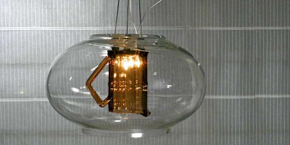 Lag en kul lampe av gullfiskbolle og en mugge