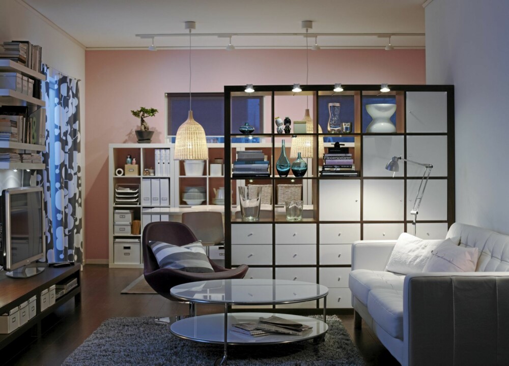 HENDIGE HYLLER: Expedit hyllene fra Ikea kommer i flere størrelser og interiørstylist Ingvild Hemma sitt Ikea tips. HENDIGE HYLLER: Expedit hyllene fra Ikea kommer i flere størrelser og interiørstylist Ingvild Hemma sitt Ikea tips.