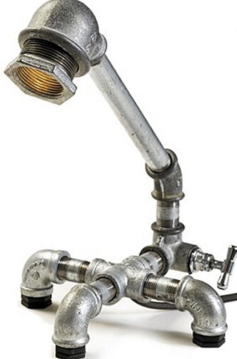 INDUSTRISTIL: Lampen fra Kozo er i industristil. En kontrast til alt det myke og romantiske du finner i mange hjem. Kozo finner du her kozo-lamp.com. INDUSTRISTIL: Lampen fra Kozo er i industristil. En kontrast til alt det myke og romantiske du finner i mange hjem. Kozo finner du her kozo-lamp.com.
