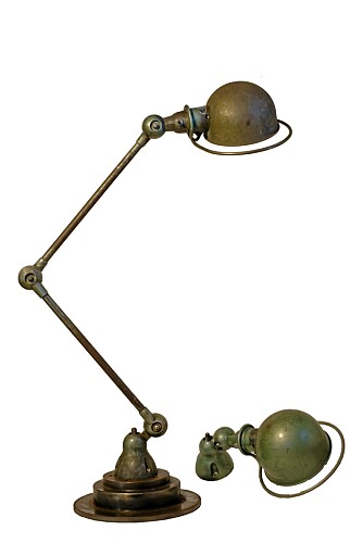 GAMMEL KLASSIKER: Vil du ha en klassisk JIELDE`lampe kan det kjøpes hos industrilamper.no