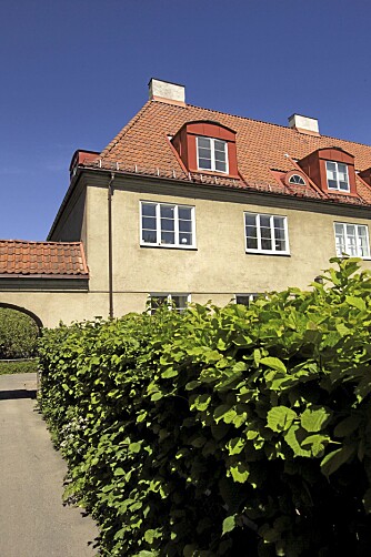 ULLEVÅL HAGEBY: Ullevål Hageby (1915-22) ble tegnet blant annet av den idealistiske og dyktige arkitekt Harald Hals. Det er Norges største og vakreste eksempel på kommunal boligbygging, skriver Arne Gunnarsjaa i Norges Arkitekturhistorie. ULLEVÅL HAGEBY: Ullevål Hageby (1915-22) ble tegnet blant annet av den idealistiske og dyktige arkitekt Harald Hals. Det er Norges største og vakreste eksempel på kommunal boligbygging, skriver Arne Gunnarsjaa i Norges Arkitekturhistorie.