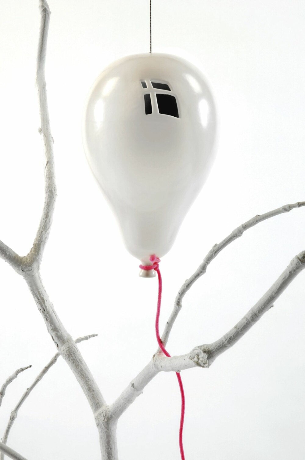 BALLONGLAMPE: Morsom lampe fra Dixit, dixitdesignlab.com
