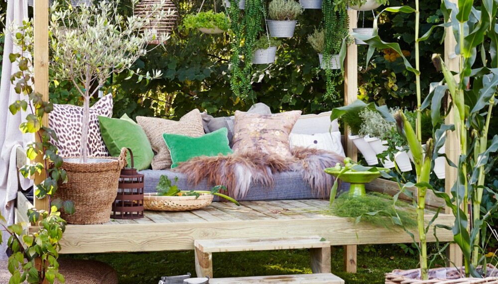 LENGE LEVE SLARAFFENLIVET: I denne saken viser vi deg hvordan du tilrettelegger for total slaraffenliv i hagen din. Styling: Steen & Aiesh/Juni Hjartholm. LENGE LEVE SLARAFFENLIVET: I denne saken viser vi deg hvordan du tilrettelegger for total slaraffenliv i hagen din. Styling: Steen & Aiesh/Juni Hjartholm.