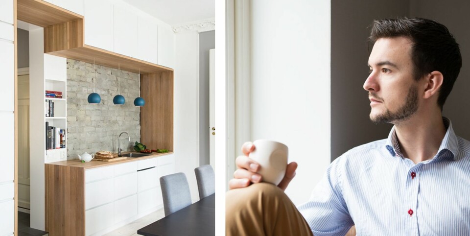 BENKEPLATE OVER, UNDER OG PÅ SIDEN: Arkitekt Torbjørn Tryti har kledd snittflatene med benkeplate i helstavs eik. De åpne hyllene rommer bøker på kjøkkensiden, og sko på baksiden.