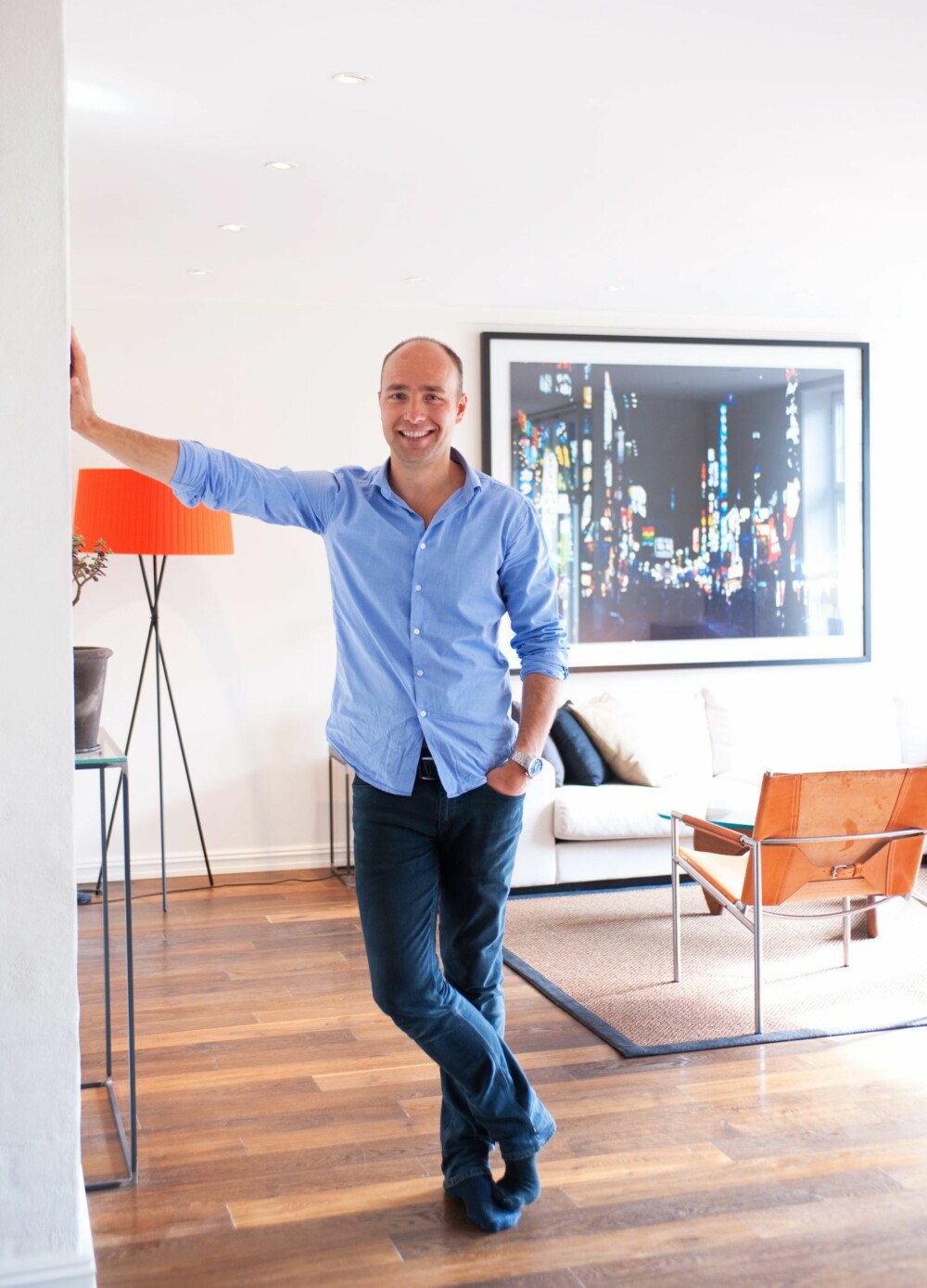 MØBELENTUSIAST: Lars Hafstad bruker både hodet
og hjertet, tid og penger, når han kjøper møbler.
