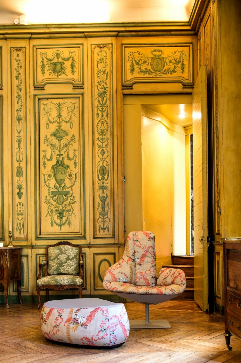 VANSKELIG FARGE: Gult i interiøret gir energi og virker oppløftende. Men fargen kan også oppleves som urolig og irriterende.