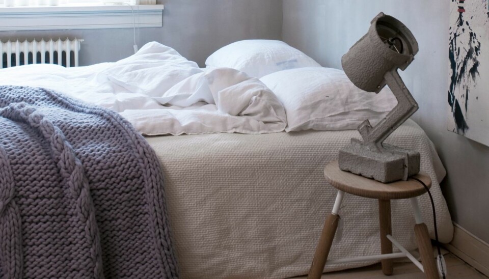 TRENDY NÅ: Grått er en populær interiørfarge for tiden. Men du gjør lurt i å bruke tid å å finne ut hvordan akkurat du reagerer på de ulike trendfargene, før du svinger malerkosten over hjemmet ditt.