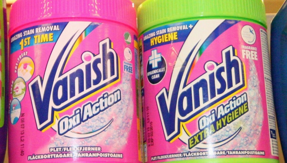 UNØDVENDIGE FLEKKFJERNINGSMIDLER: Det svenske forbrukermagasinet Råd &Rön har testet flekkfjerningsmidler, og de mener man like så godt kan bruke vanlig vaskemiddel. Vanish var ett av produktene som ble testet og var ett av to produkter som toppet testen, men var altså likevel ikke nok til å få testernes gunst.