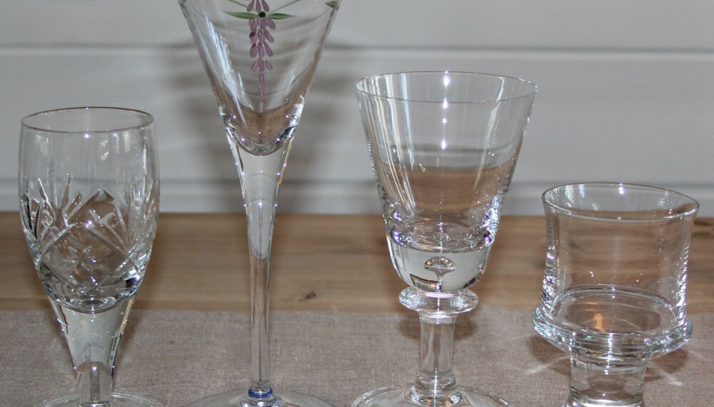 KRYSTALL: Det andre glasset fra venstre er håndmalt og kan miste dekoren hvis du vasker det i oppvaskmaskinen.