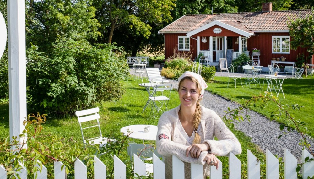 BYJENTE OG SPISESTEDGRÜNDER: Charlotte Holberg Sveinsen har skapt et genuint spisested på Helgøya i Mjøsa. Skafferiet har raskt blitt en suksess.