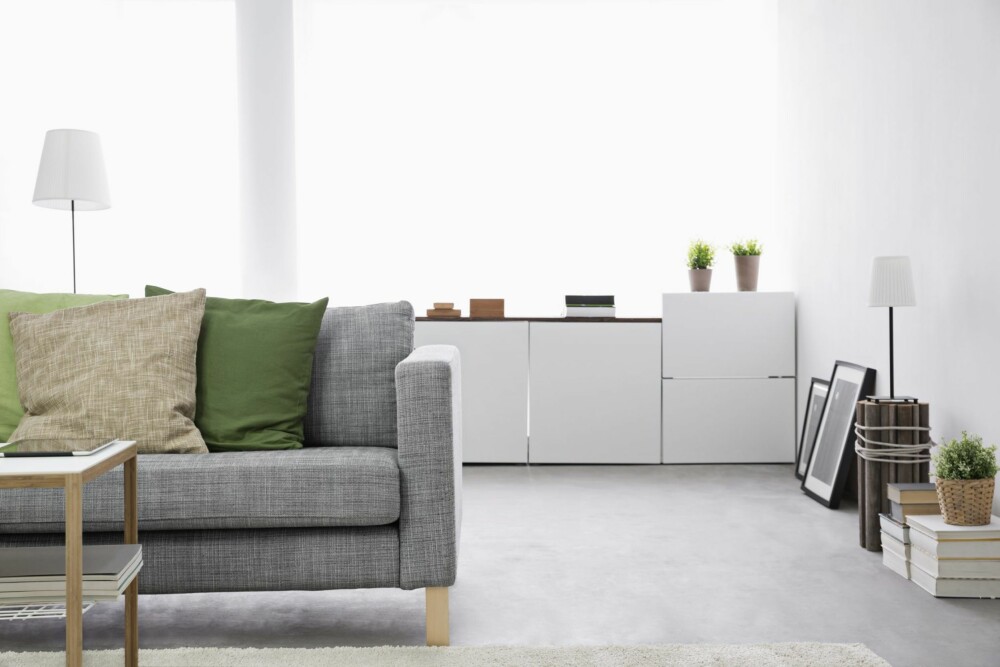 TEKSTILSOFA: Vær forsiktig når du fjerner flekker fra sofaen. TEKSTILSOFA: Vær forsiktig når du fjerner flekker fra sofaen.