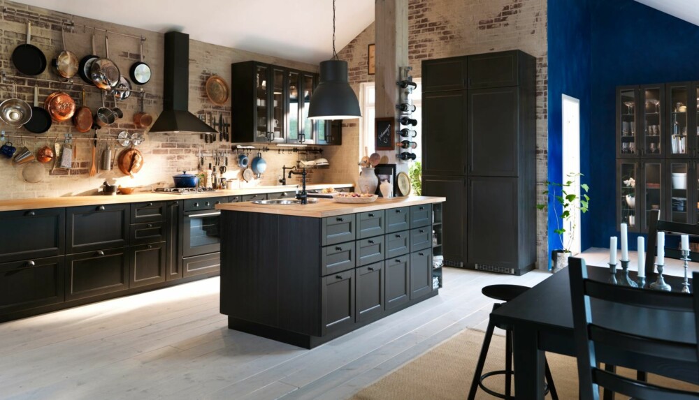 KJØKKENØY: Skaff deg god arbeidsplass med en kjøkkenøy. Her er kjøkkenet Metod fra Ikea.