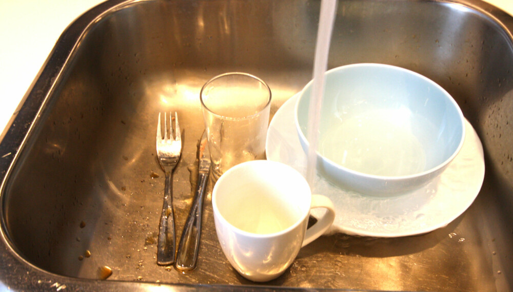 RETT INN: Skyller du oppvasken før du setter i maskinen? Det er som oftest helt unødvendig.