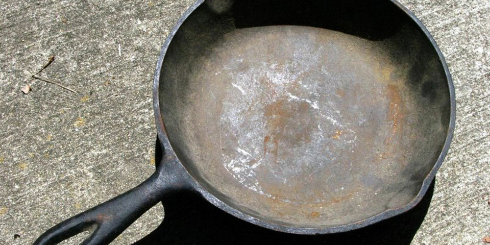 RUSTEN OG GAMMEL: Denne pannen var i skikkelig dårlig forfatning før Julia Frost begynte på rengjøringsprosessen.