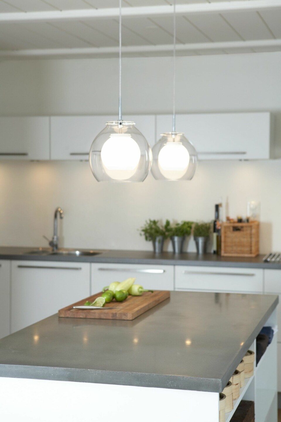 SE MATEN. Det er greit å se maten mens den tilberedes, og samtidig ha godt arbeidslys.