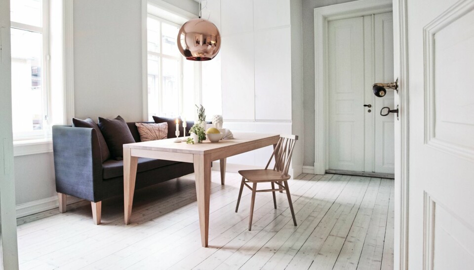 Første premien er en lekker Stunder spisesofa fra Ygg & Lyng i valgfritt stoff og med valgfrie ben, lengde 206 cm. Vinneren kan alternativt velge et annet produkt fra Ygg & Lyng til samme verdi.